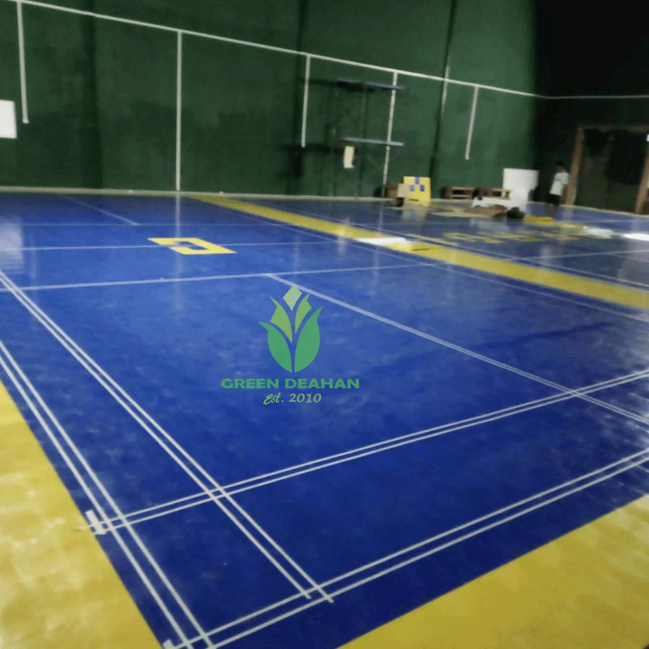 Membangun Lapangan Badminton Profesional